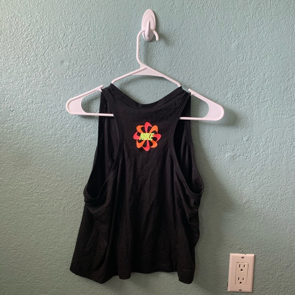 Nike Tank Top - Picture 2 of 5